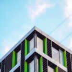 byggnad-fasad-gron-himmel-150x150